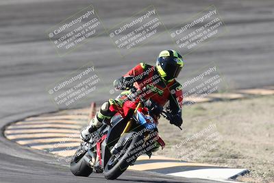 media/Jan-15-2026-Racers Edge (Thu) [[dfebeb70ab]]/3-B Group/Session 2 (Bowl Exit)/